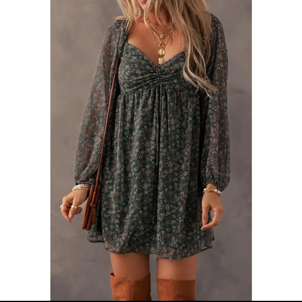 Mini Dress! Dark green with mauve/white flower design dress. Size US M.